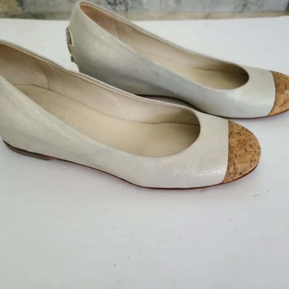 CHANEL wedges white leather cork accent - Picture 3 of 3